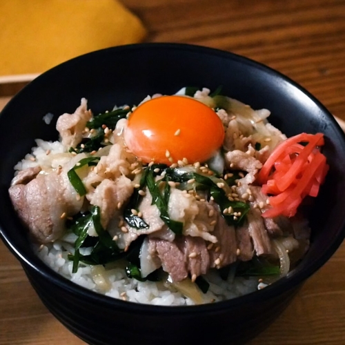 sukiyaki e1619195877909 - レンジで簡単！スタミナ満点すき焼き丼 塩分2㌘